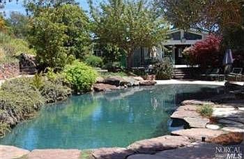 2nd image of 8 Tanglewood Ln