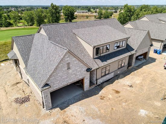 400 Cornerstone Dr #62, Oxford, MI 48371