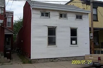 319 W 8th St photo 1