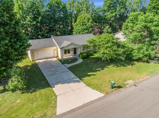 1336 Centennial Ct, Plainwell, MI 49080