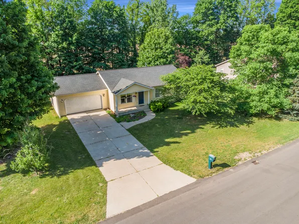 1336 Centennial Ct, Plainwell, MI 49080