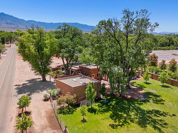 4th image of 208 Camino De Lucia
