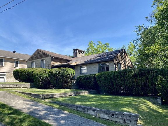 3rd image of 215 Midway Dr