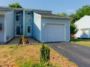 8472 Fathom Dr, Baldwinsville, NY 13027