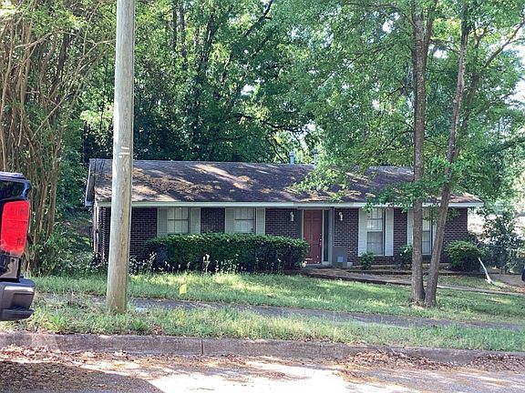 3rd image of 3808 Haynes Ln