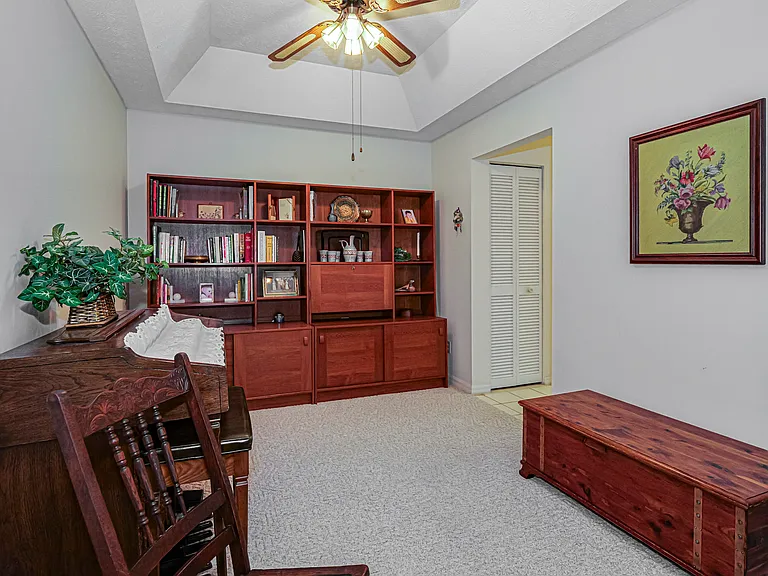847 Lake Orchid Cir — Photo 20