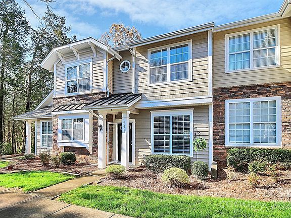 2nd image of 726 Cherryfield Pl