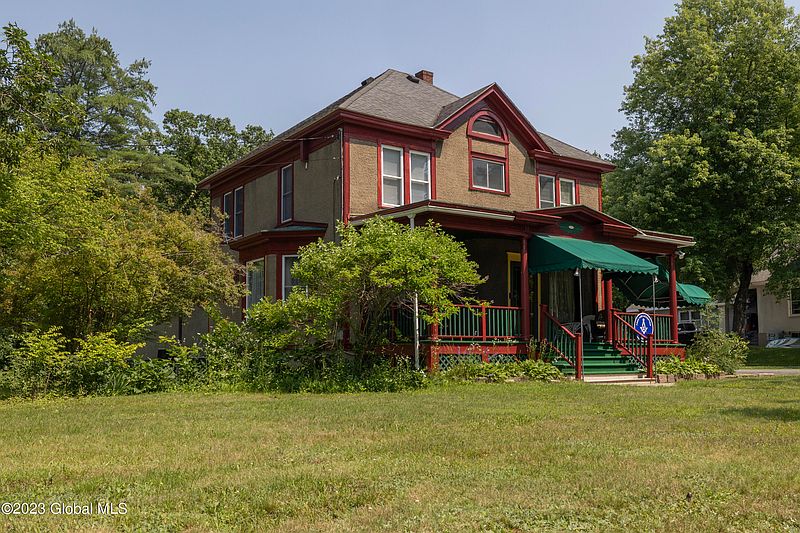 3rd image of 25 Hyde Boulevard
