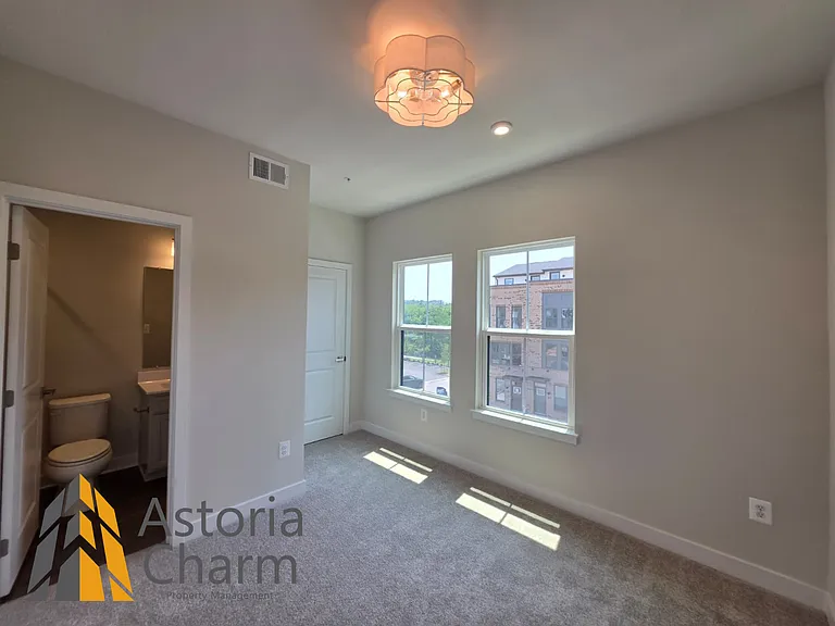 2928 Maisel St — Photo 45