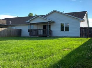 4420 University Dr, Springfield, IL 62712