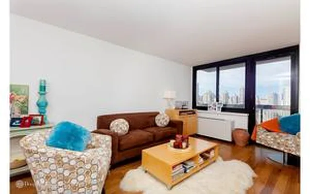 Rented by Douglas Elliman | media 37