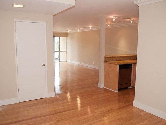 5th image of 616 N Flores St APT 307