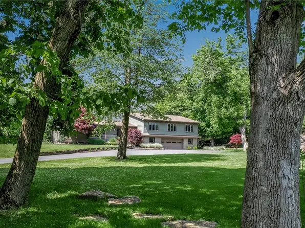 5055 Old Goodrich Rd, Clarence, NY 14031