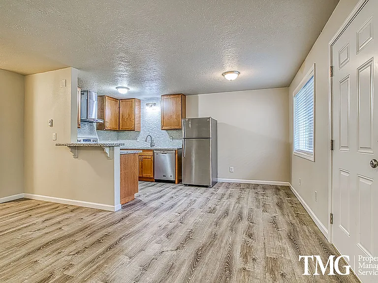Jackson Court Apartments — Photo 30