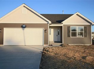 1216 Lear Ln, Mascoutah, IL 62258