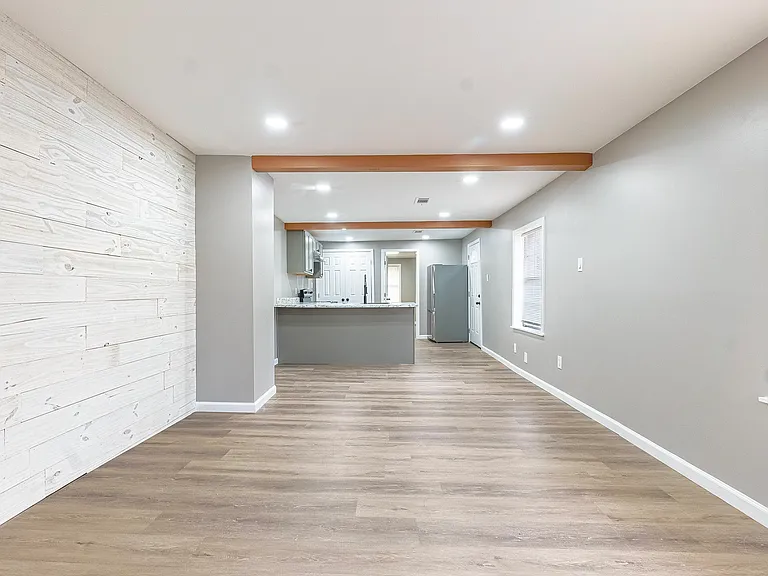 3427 Margaretta Rd — Photo 2