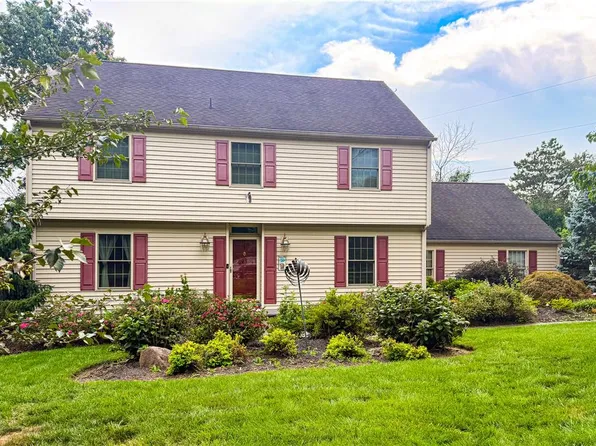 4454 Farm Dr, Allentown, PA 18104