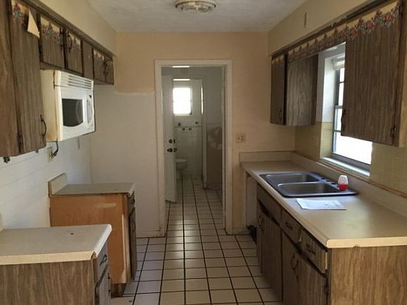 2nd image of 11 Truman Blvd