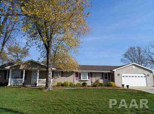 1914 California Rd, Pekin, IL 61554