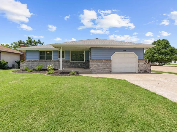 1814 Roach St, Salina, KS 67401