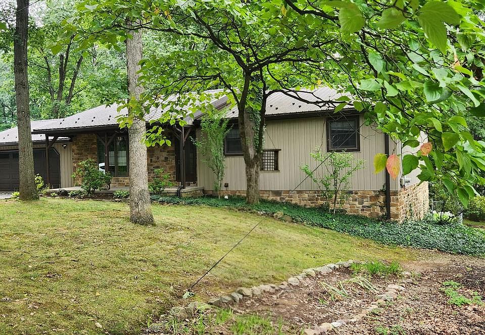 1st image of 525 Forest Rd