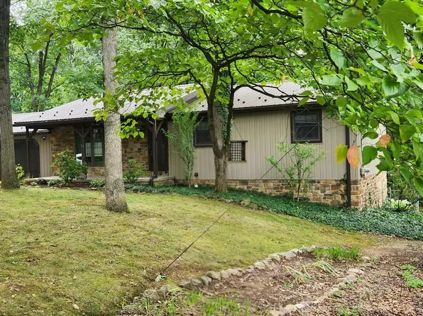 525 Forest Rd, Chambersburg, PA 17202