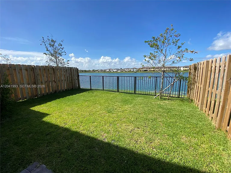 10265 SW 231st Ln — Photo 5