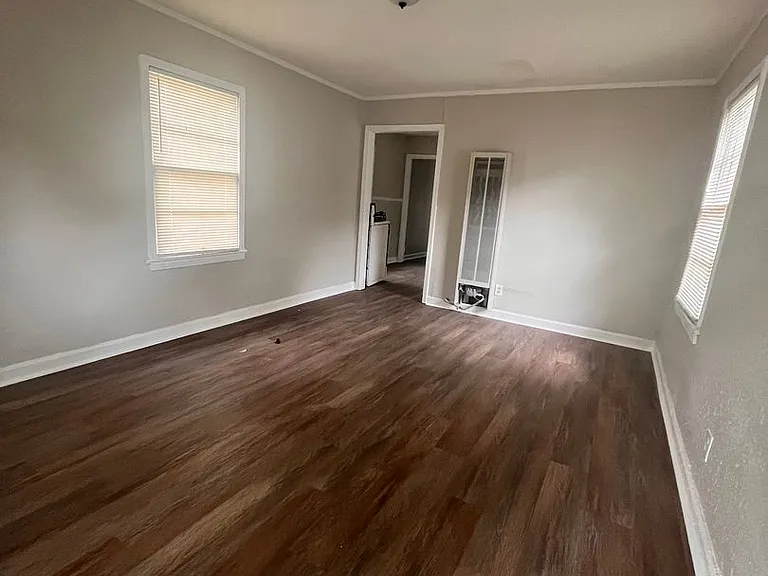 291 Red Oak St — Photo 2