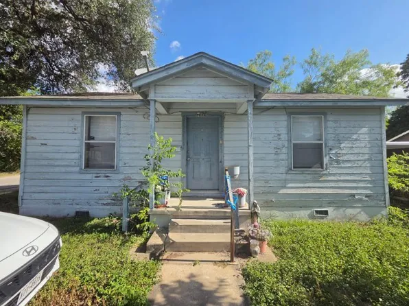 2135 W Wildwood Dr, San Antonio, TX 78201