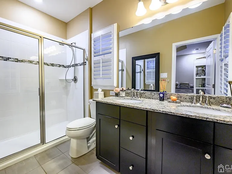 303 Bayside Ct — Photo 7