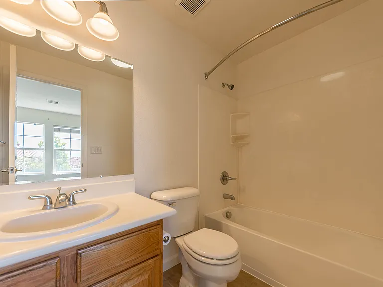 553 Adeline Ave — Photo 11