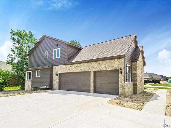 4th image of 24397 Pembrooke Dr