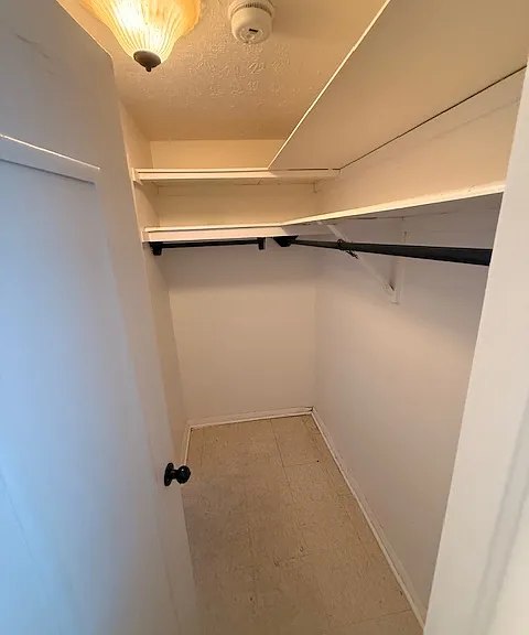 211 N Moss St — Photo 13