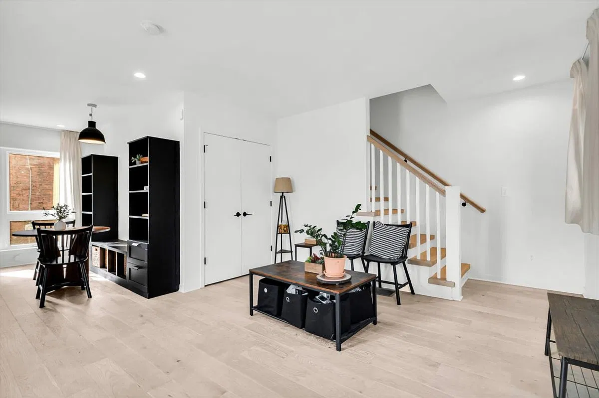 2 bed, 1.5 bath, 1200 sqft, $2,250 — Photo 4