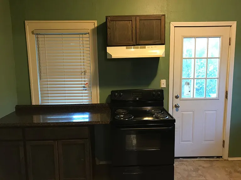 422 S Gillette Ave — Photo 6