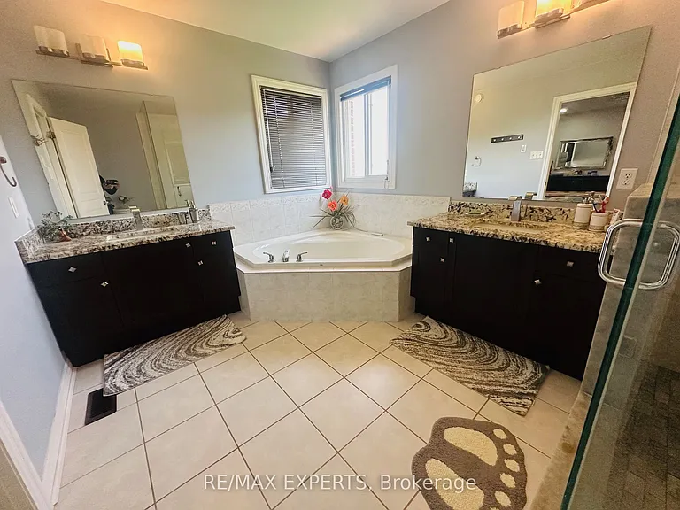 87 Newcastle Dr W — Photo 14