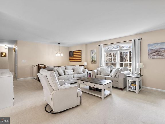 4th image of 712 Petersburg Rd