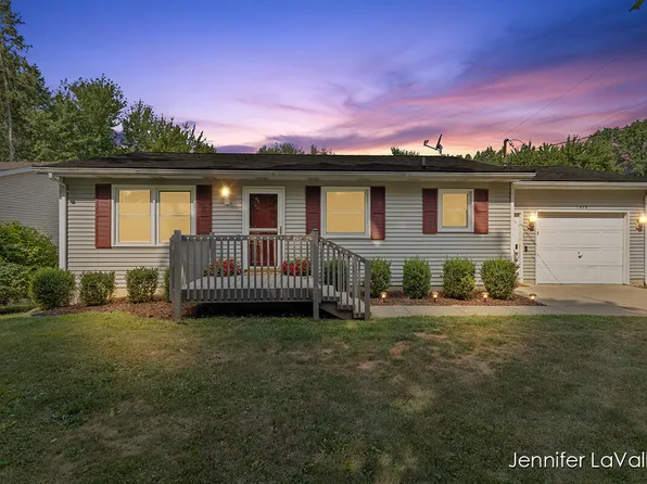 1419 Maplerow Ave NW, Grand Rapids, MI 49534