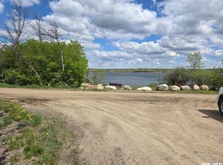 450 and 452 8th STREET E, Regina Beach, SK S0G 4C0