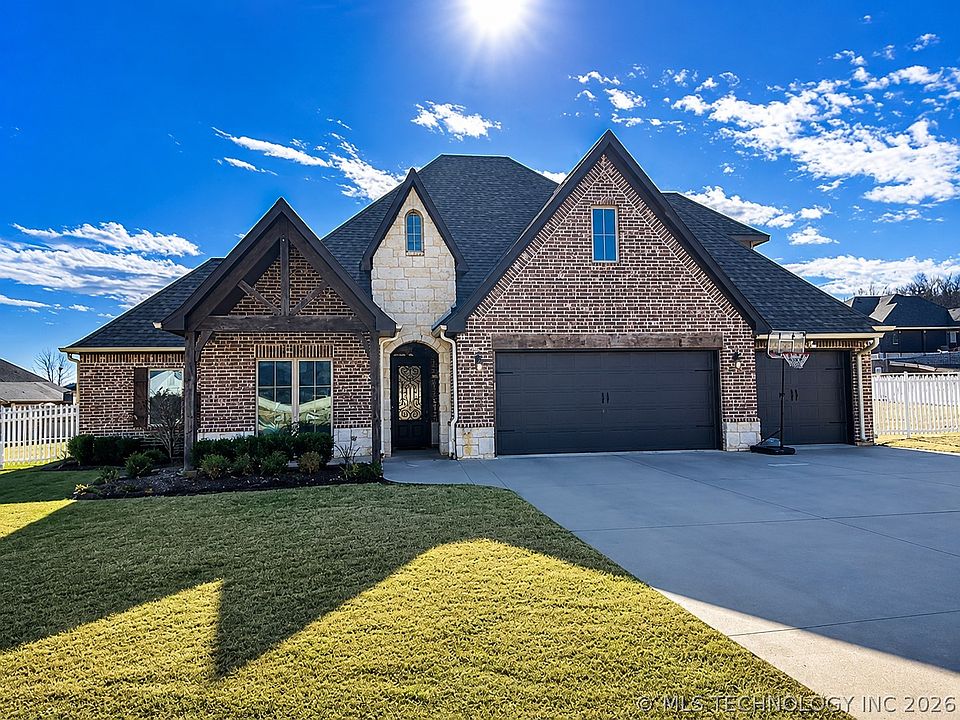 1st image of 3354 Mountain Dr