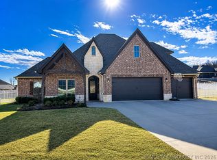 3354 Mountain Dr, Tahlequah, OK 74464