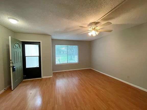 3rd image of 9502 Quail Village Ln