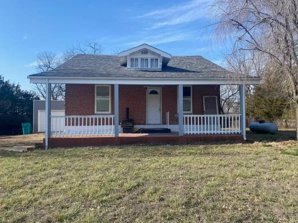 393 W Springfield Ave, Gerald, MO 63037