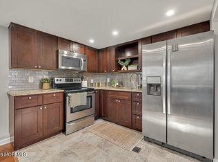 1 Bayshore Mobile Mnr, Hazlet, NJ 07730