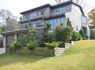 5 Cottonwood Ln, Portage, IN 46368