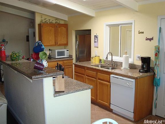 4th image of 3028 Greenwood Ave