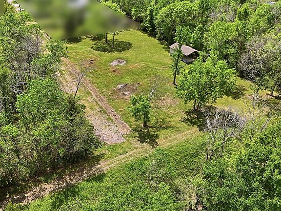 5th image of 410 Jones Rd