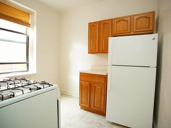 5th image of 1536 51st St APT D3