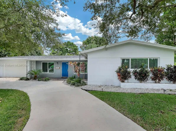 15925 SW 84th Ct, Palmetto Bay, FL 33157