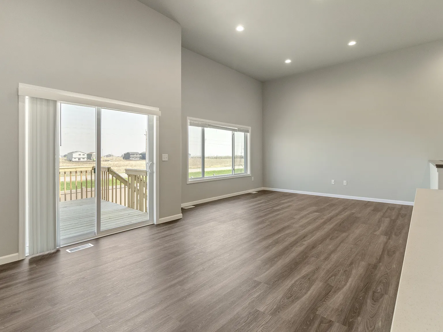 826 United Drive - 1 — Photo 3